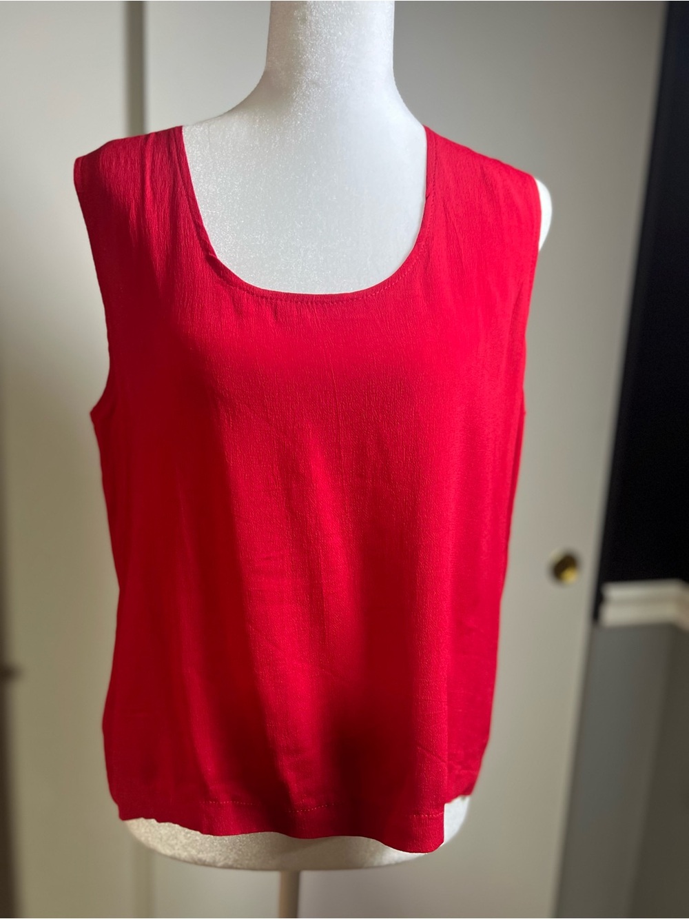 Women’s Red Scoop Neck Tank Top